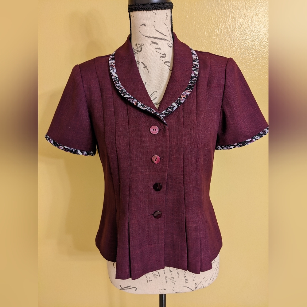 Vintage Burgundy Pleated Short  Sleeve Blazer with Floral Trim Size Medium